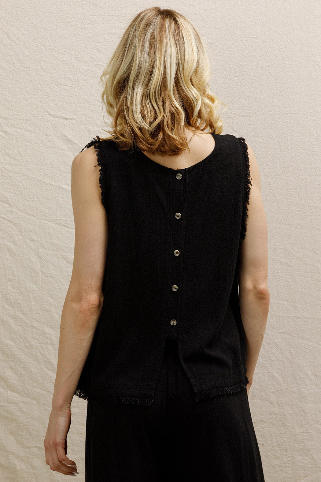 Back Button Detail Sleeveless Top Black
