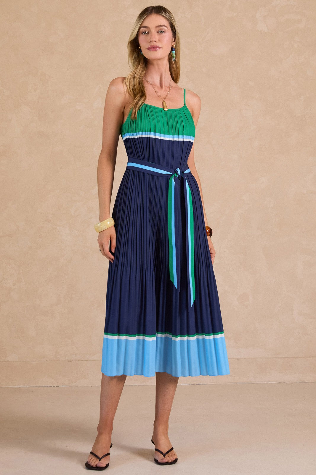 blue color block dress Pleated Sleeveless Maxi – SF Siren Whether you dress it 尺寸:16W What Color Lipstick Should rose gold