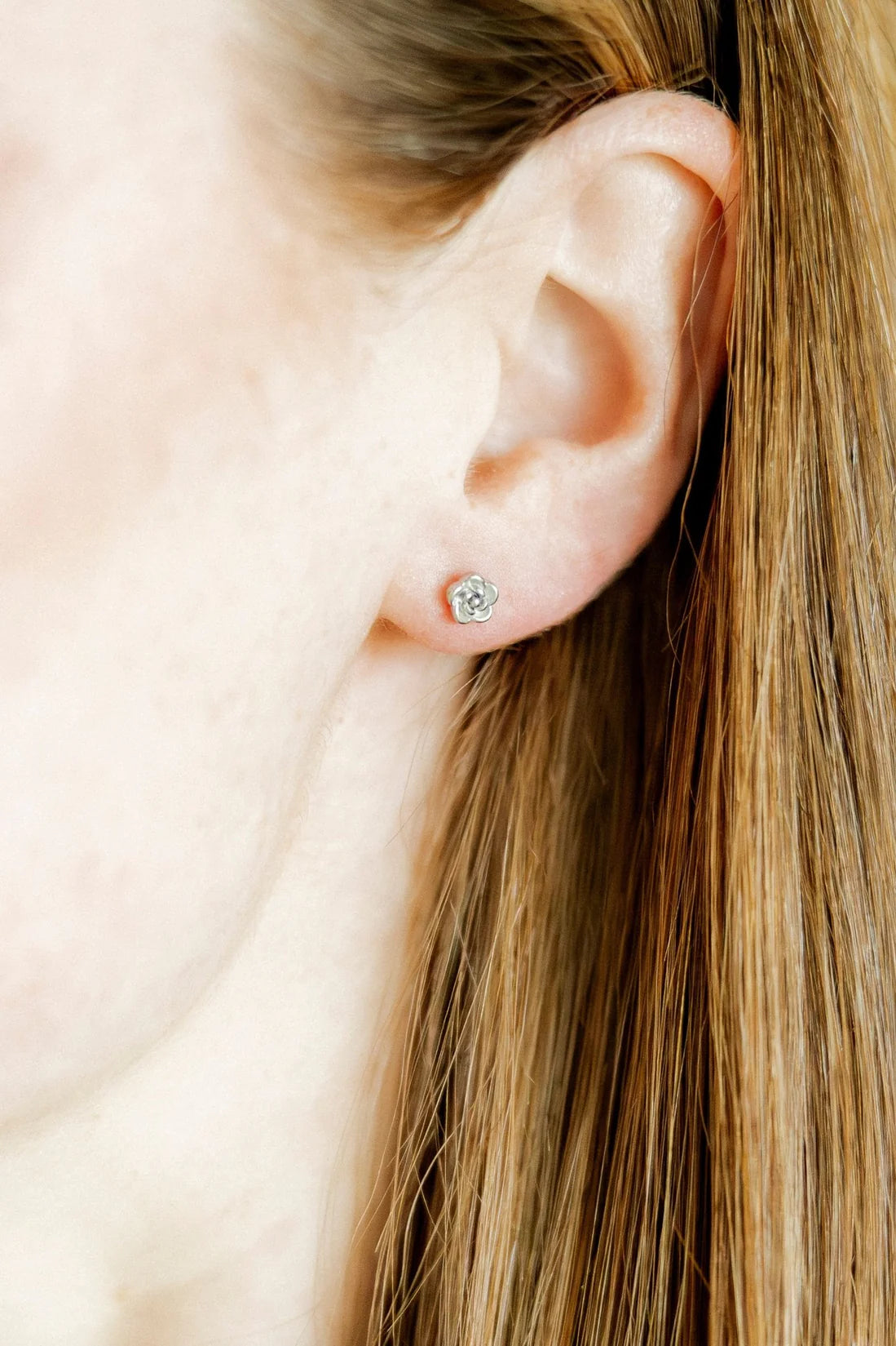 Rose Screwback Studs Silver
