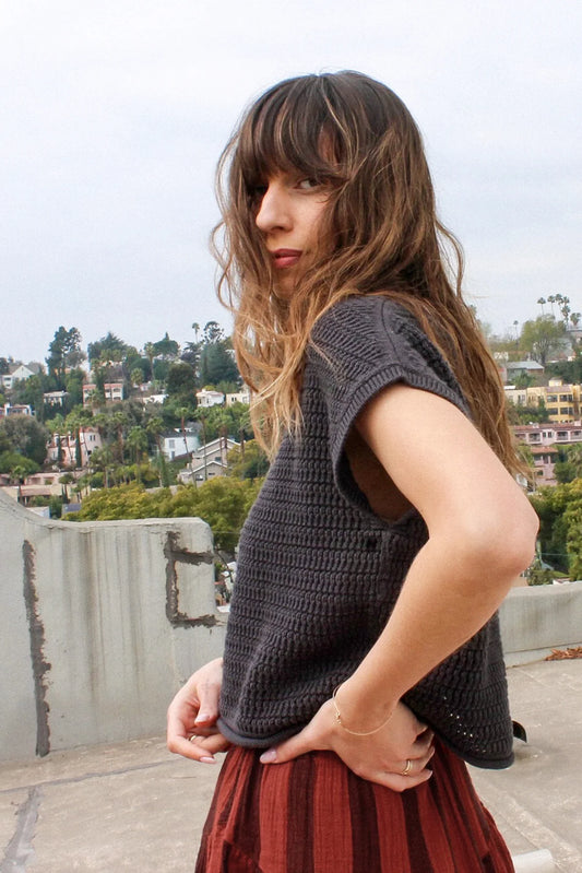 Niko Cropped Sleeveless Sweater Charcoal