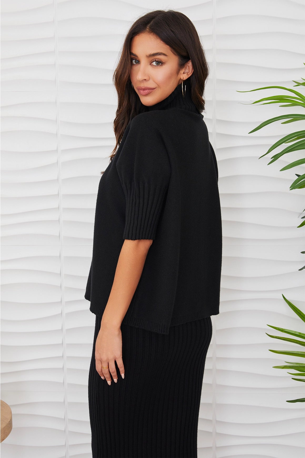 Rib Contrast Short Sleeve Turtleneck Black