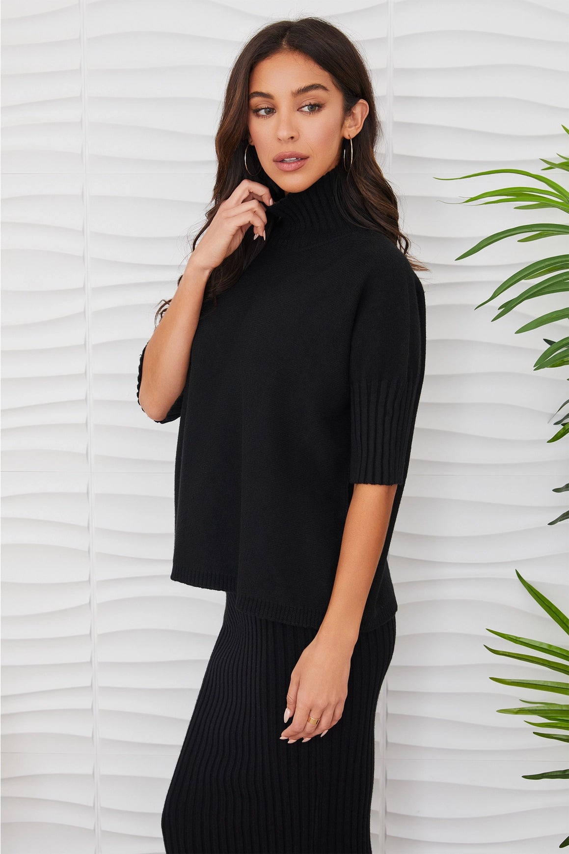 Rib Contrast Short Sleeve Turtleneck Black