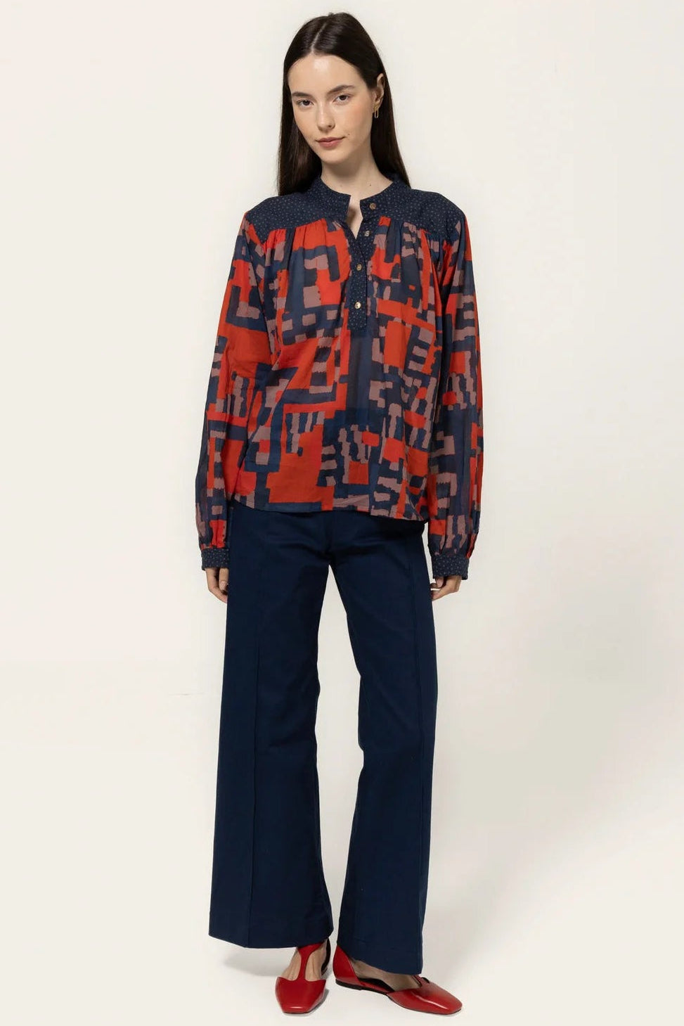 Isla Abstract Print Pullover Top