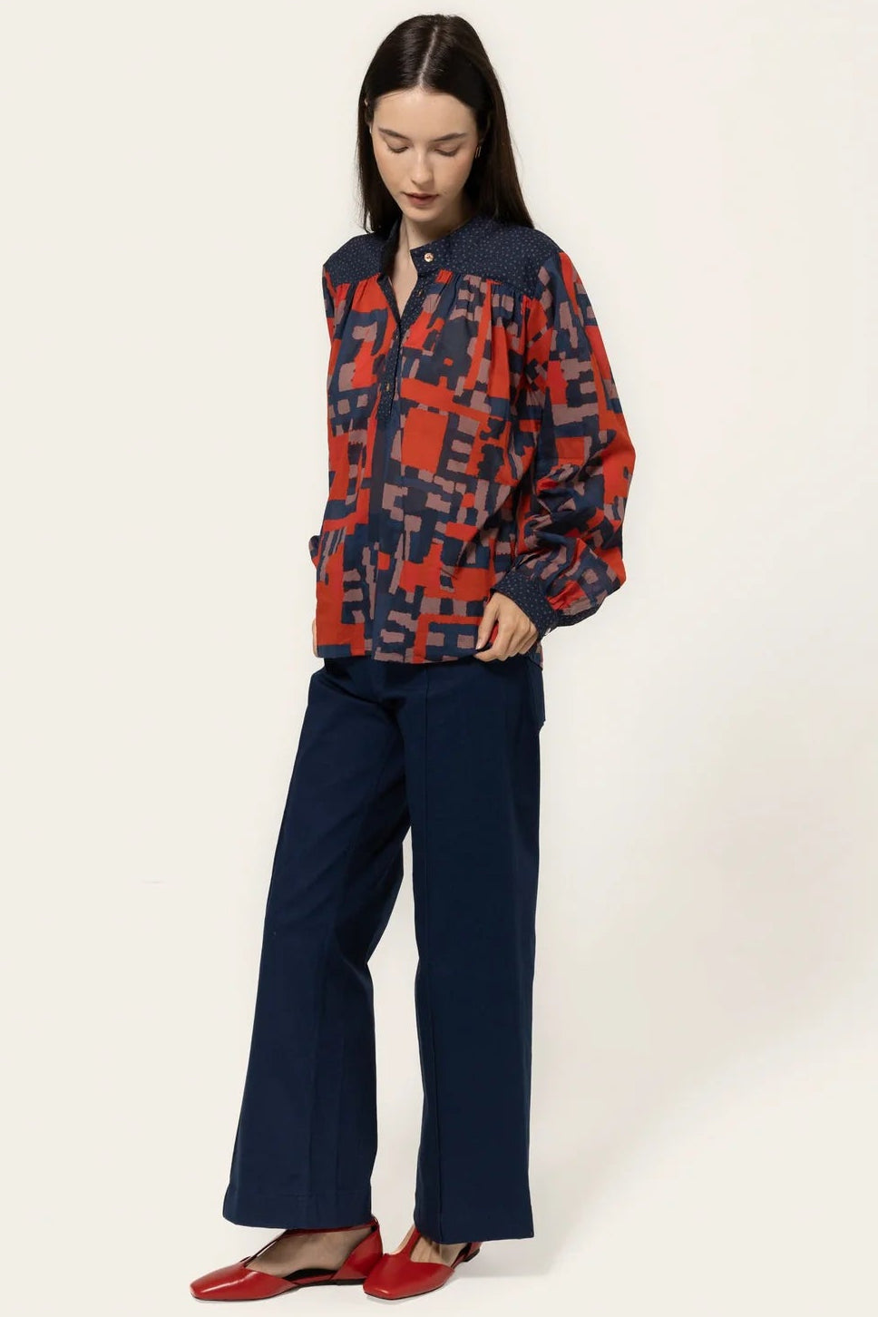 Isla Abstract Print Pullover Top