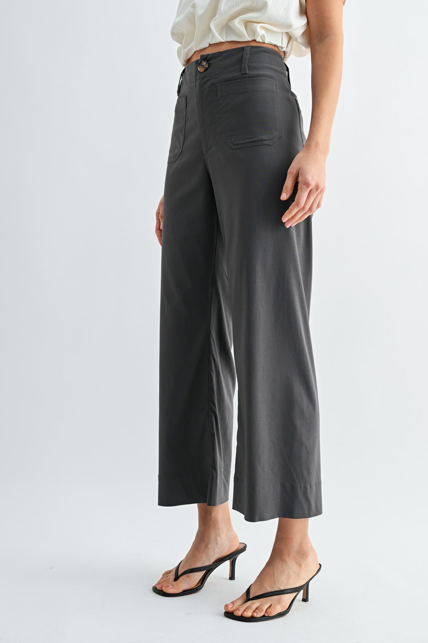 Patch Pocket Cropped Pants