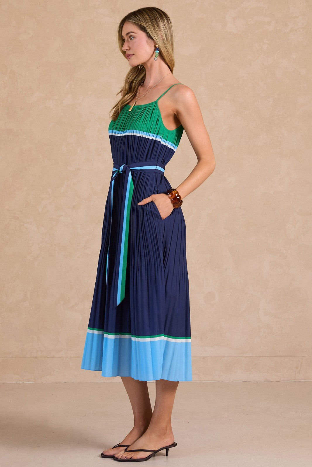 Color Block Pleated Sleeveless Maxi Dress