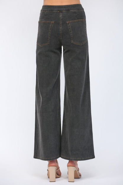 Wide Leg Jeans with Seam Detail Black