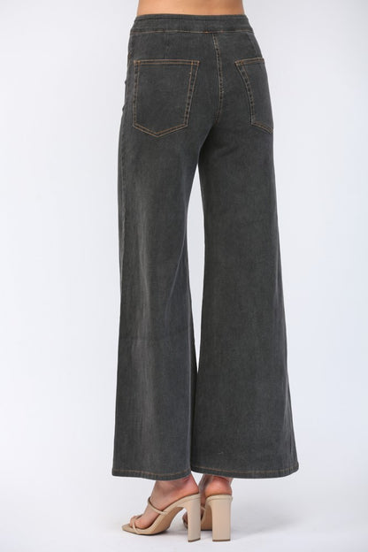 Wide Leg Jeans with Seam Detail Black