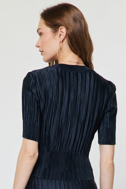 Crinkle Pleated Fitted Short Sleeve Top