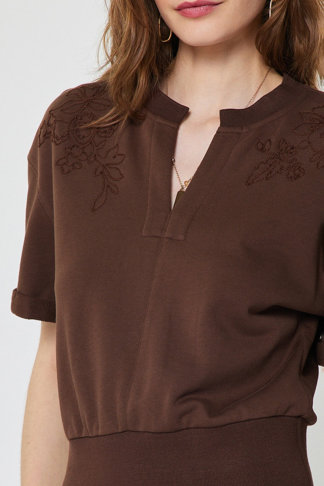 Embroidered Cropped Short Sleeve Sweatshirt