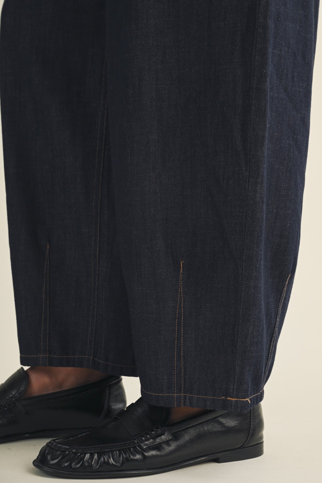 Structured Denim Wide-Leg Crop Pants