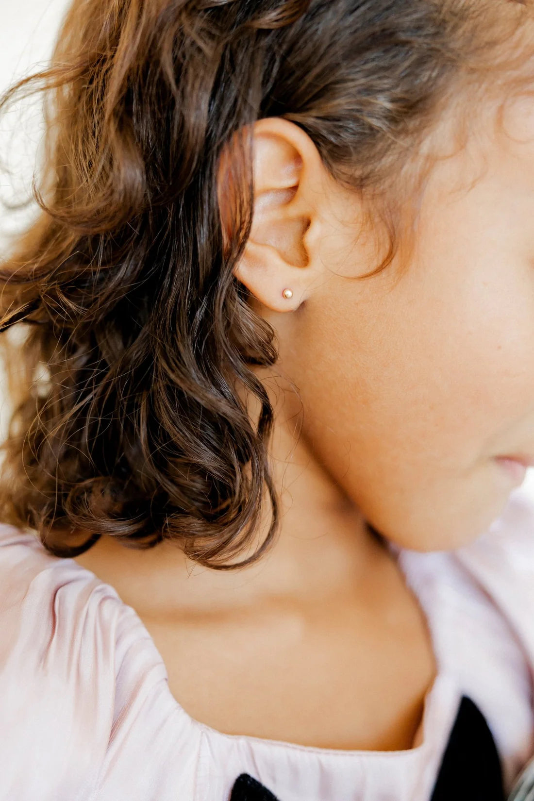 Evelyn Screwback Studs Gold