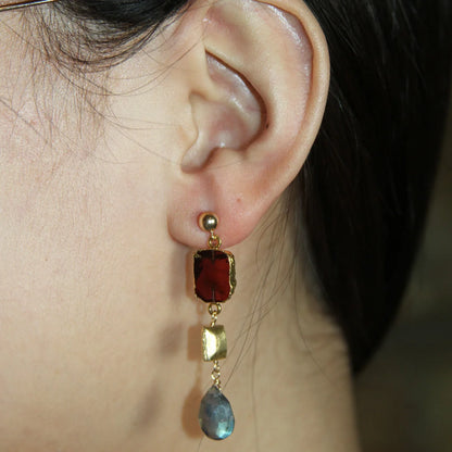 Amanda Earrings Garnet/Labradorite