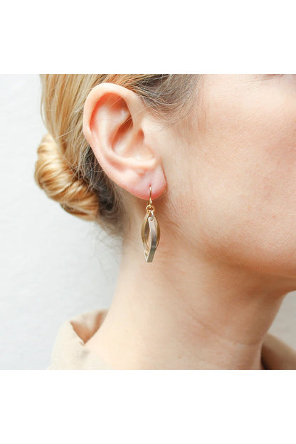 Interlocking Pointed Ribbon Hoops Earring