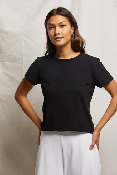 Lisa Fitted Tee True Black