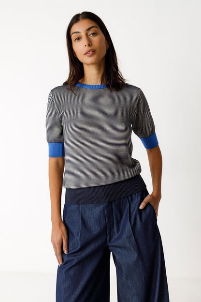 Muike Striped Short Sleeve Sweater