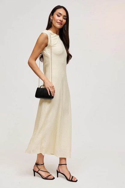 Nichelle Sculptural Handle Clutch Black