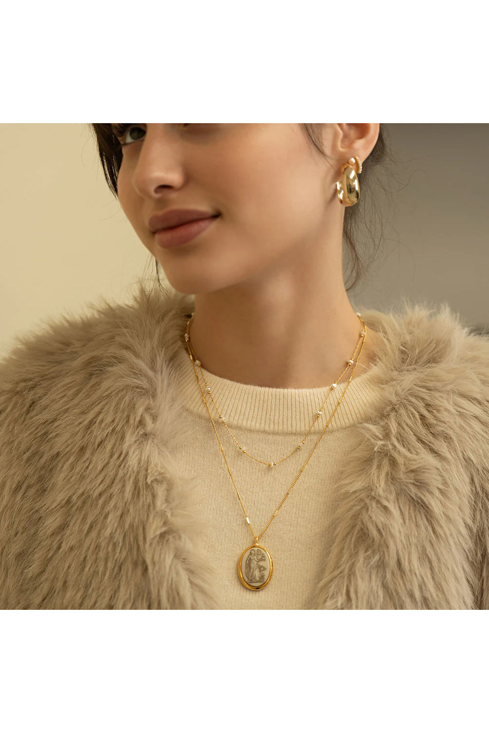 Vintage Cameo Necklace Aphrodite