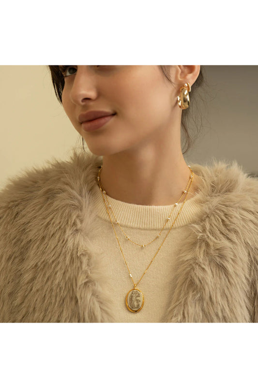 Vintage Cameo Necklace Aphrodite