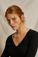 Viola V-Neck Long Sleeve True Black