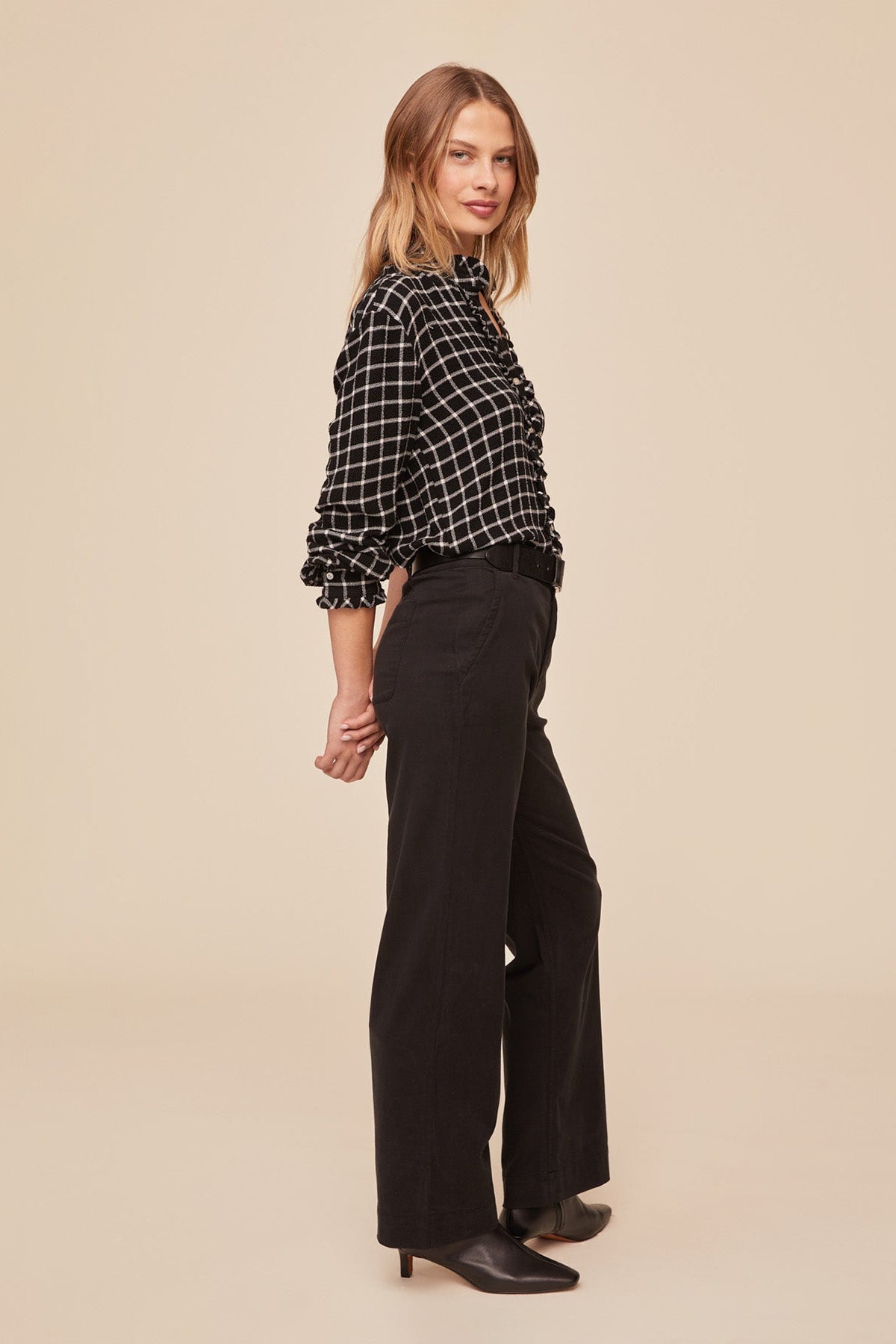 B20162-L94-304 - BUTTON DOWN SHIRT WITH RUFFLE EDGES