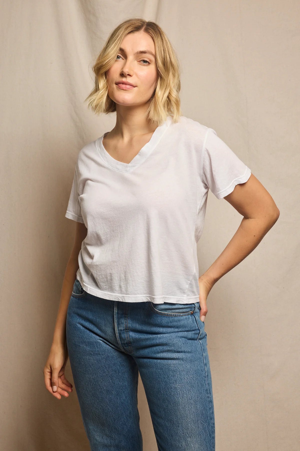 Hendrix Boxy V-Neck Tee White