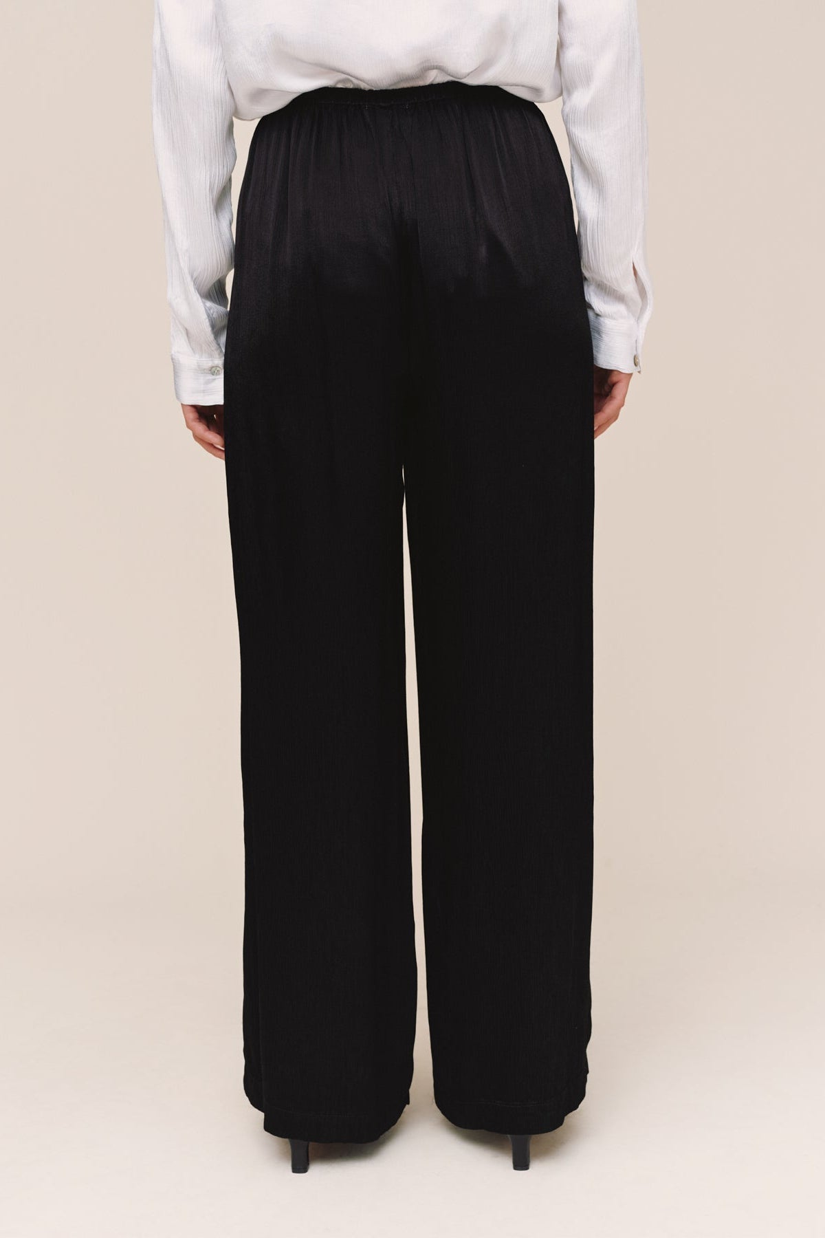 B3769-L72-302 - TRIPLE PLEATED WIDE LEG