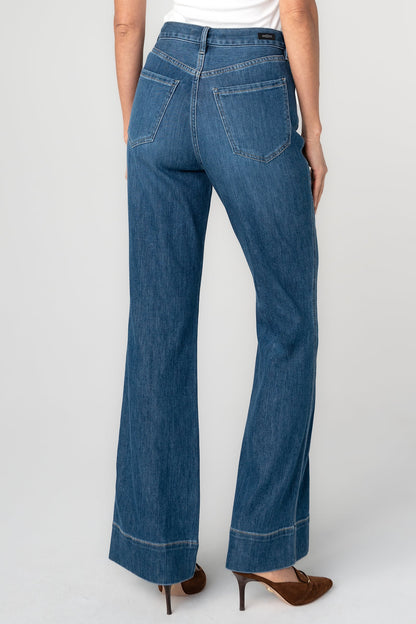 Relaxed 31" Seamed Bootcut Jeans