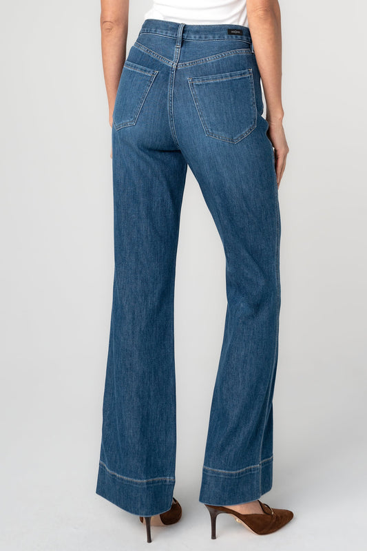 Relaxed 31" Seamed Bootcut Jeans
