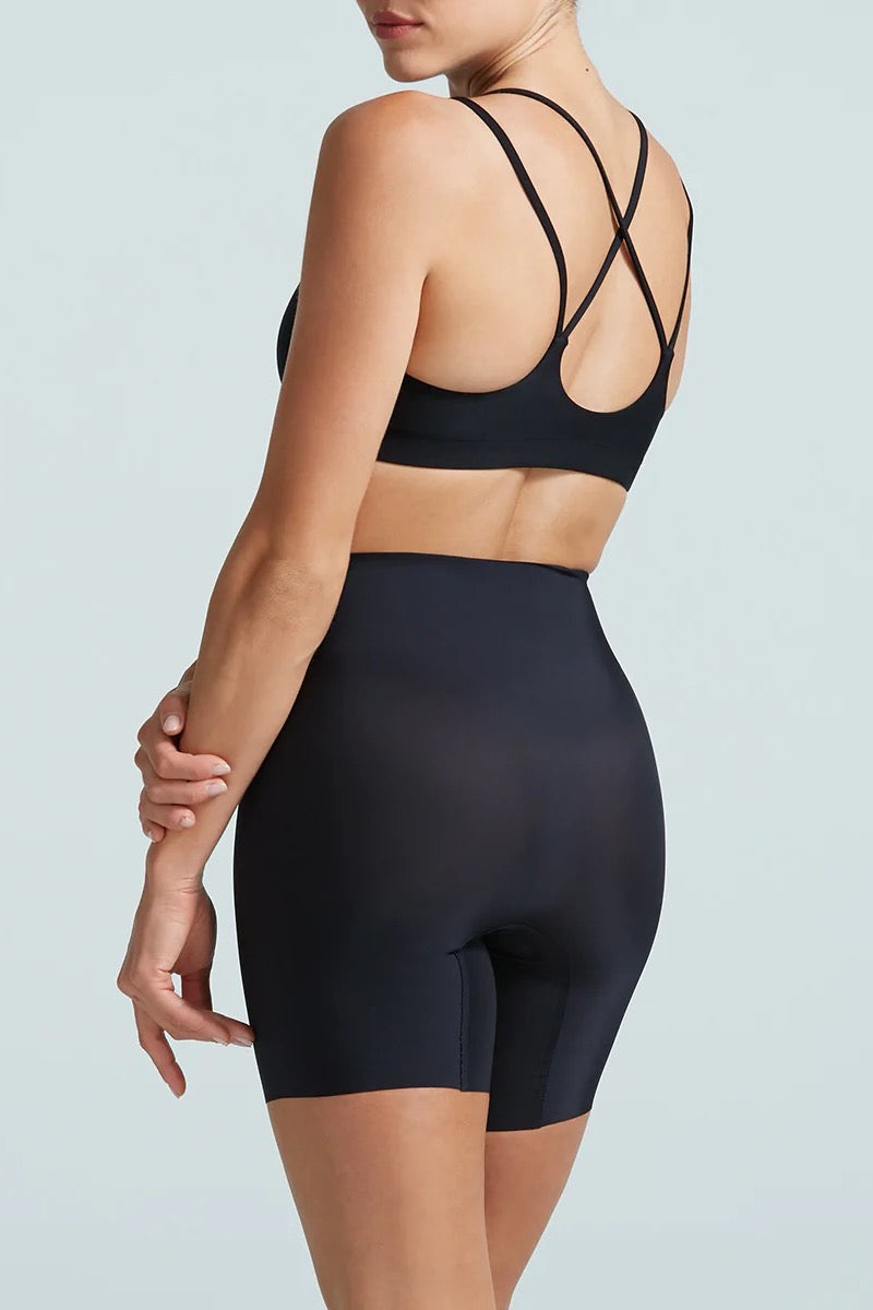 Zone Smoothing Short Black